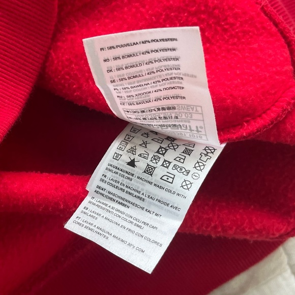 CARHARTT WIP HOODED CHASE SWEAT
Etna Red & Gold - Picture 10 of 11